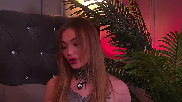 Stripchat model Courtney Luxe